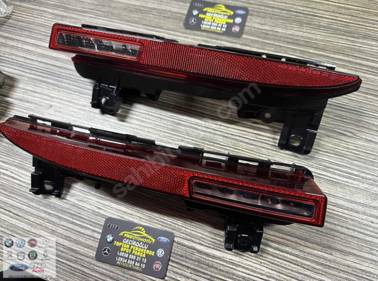 95B945701D 95B945701E 95B945702D 95B945702E PORSCHE MACAN SAĞ SOL REFLEKTÖR STOP