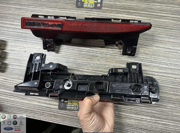 95B945701D 95B945701E 95B945702D 95B945702E PORSCHE MACAN SAĞ SOL REFLEKTÖR STOP