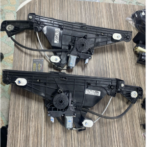 9829043380 9829043680 OPEL CORTSA F SAĞ SOL ÖN CAM KRİKO