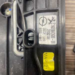 9829043380 9829043680 OPEL CORTSA F SAĞ SOL ÖN CAM KRİKO